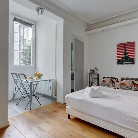 Appartamento 102- Beautiful Studio Near Champs Elysees *
